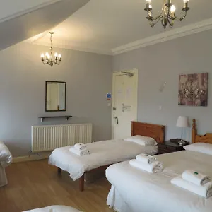 3* Pensión Thornfield Guest