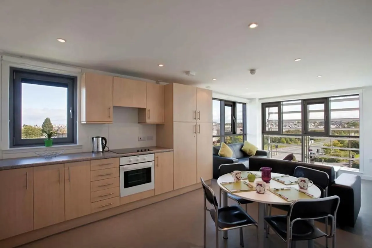 بيت شباب Edinburgh College Residence